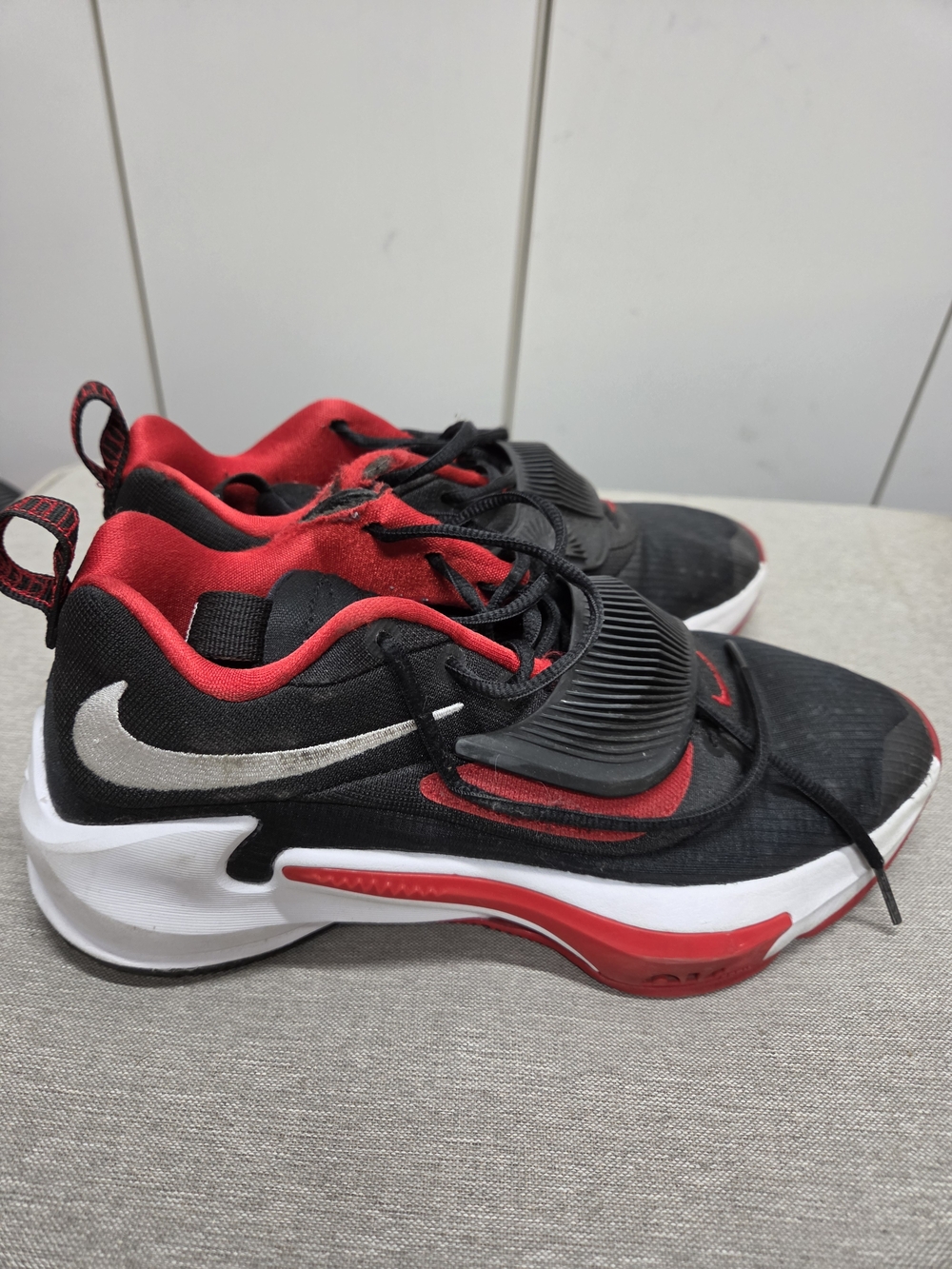 Nike Mens Air Zoom Basketball Sneakers